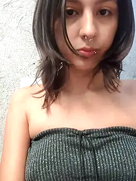 Snapshot of Maiden-Hot chatting on December 4, 2025, 7:13 pm Maiden-Hot online show from December 4, 2025, 7:13 pm