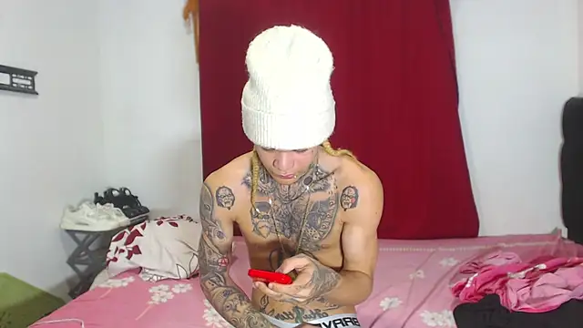 hot man05 online show from January 29, 2025, 12:12 am