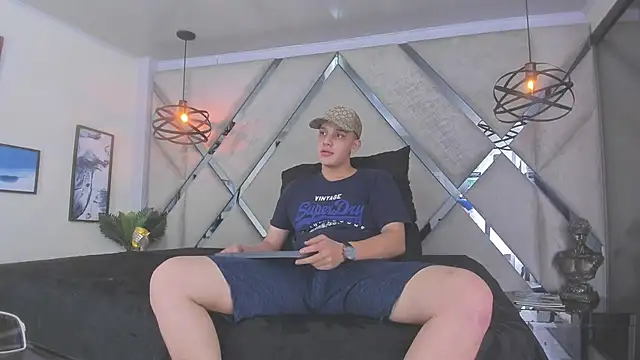 Thomas May4rs online show from February 24, 2025, 7:33 am