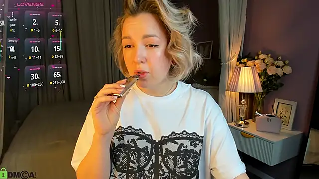 Nikki Kai online show from October 22, 2025, 12:54 am