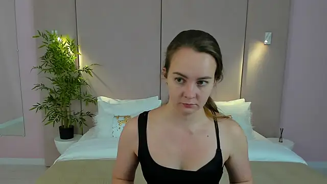 Snapshot of JaniceCollins chatting on November 12, 2025, 2:15 am JaniceCollins online show from November 12, 2025, 2:15 am