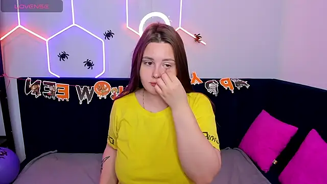 Snapshot of MargaretRoyy chatting on October 30, 2025, 1:37 am MargaretRoyy online show from October 30, 2025, 1:37 am