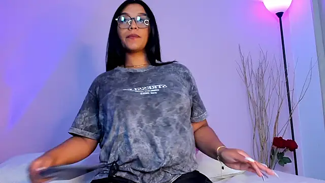 Snapshot of aleya_bliss chatting on February 17, 2025, 1:22 pm aleya bliss online show from February 17, 2025, 1:22 pm