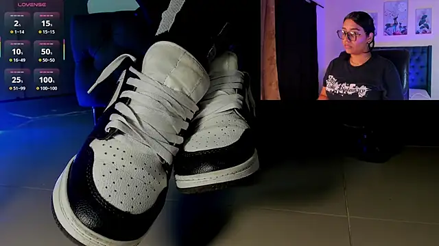 Snapshot of aleya_bliss chatting on November 21, 2025, 4:00 am aleya bliss online show from November 21, 2025, 4:00 am