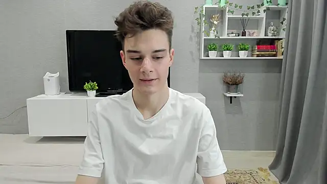 avegothy- online show from February 12, 2025, 1:27 pm