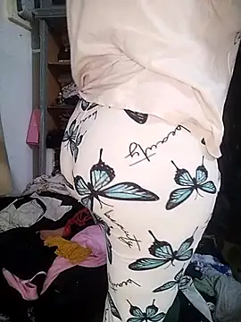 Snapshot of pora-34 chatting on November 12, 2025, 5:28 pm pora-34 online show from November 12, 2025, 5:28 pm