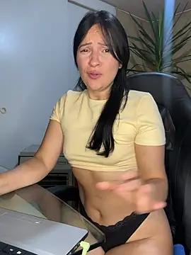 ValeriaVixen online show from May 4, 2026, 8:33 pm
