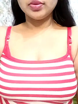 Sweety4u97 online show from November 15, 2025, 5:11 am