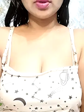 Sweety4u97 online show from November 17, 2025, 5:11 am