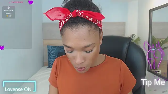 Snapshot of brendathompson_ chatting on October 21, 2025, 2:11 am brendathompson online show from October 21, 2025, 2:11 am