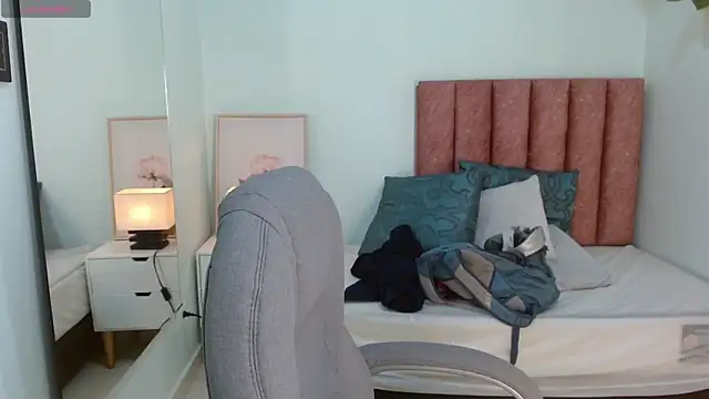 Snapshot of brendathompson_ chatting on December 3, 2025, 4:02 am brendathompson online show from December 3, 2025, 4:02 am