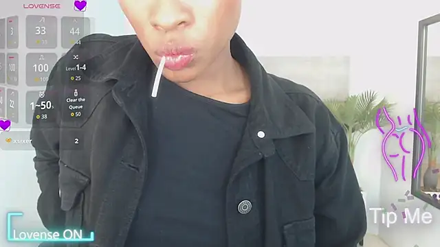 Snapshot of brendathompson_ chatting on October 18, 2025, 2:13 am brendathompson online show from October 18, 2025, 2:13 am