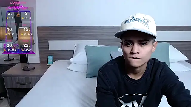 Snapshot of Liiamthompson chatting on March 19, 2026, 9:09 am Liiamthompson online show from March 19, 2026, 9:09 am