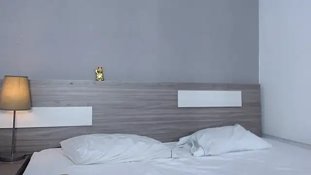 Liiamthompson online show from September 29, 2025, 10:44 am