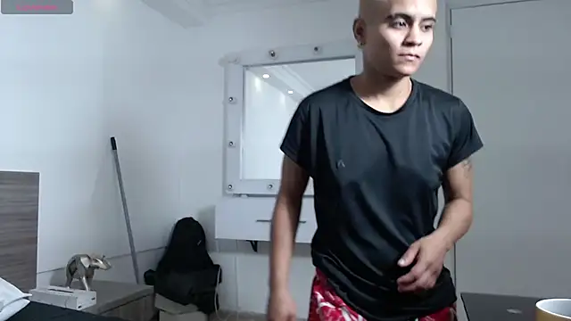 Snapshot of Liiamthompson chatting on February 12, 2026, 10:37 am Liiamthompson online show from February 12, 2026, 10:37 am