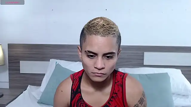 Snapshot of Liiamthompson chatting on March 17, 2026, 9:34 am Liiamthompson online show from March 17, 2026, 9:34 am