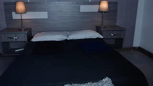 Liiamthompson online show from September 13, 2025, 11:21 am