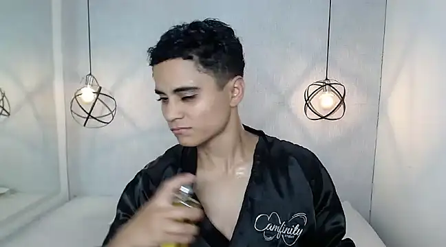 Liiamthompson online show from March 19, 2025, 5:39 pm