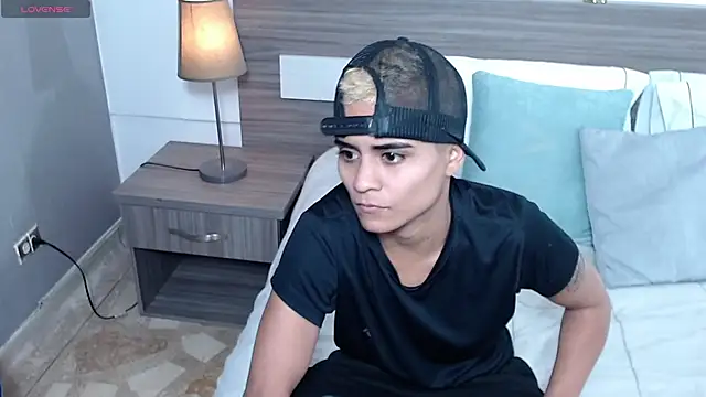 Snapshot of Liiamthompson chatting on February 17, 2026, 7:11 pm Liiamthompson online show from February 17, 2026, 7:11 pm