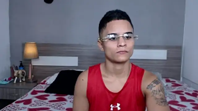 Liiamthompson online show from October 18, 2025, 8:27 am