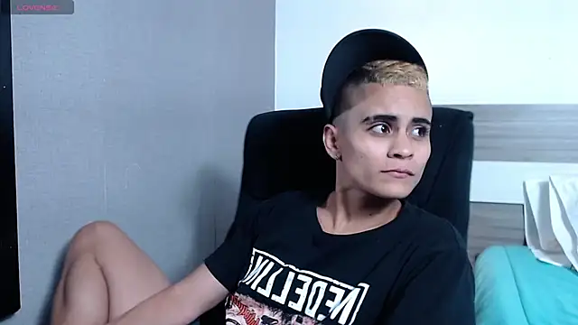 Snapshot of Liiamthompson chatting on February 5, 2026, 9:54 pm Liiamthompson online show from February 5, 2026, 9:54 pm