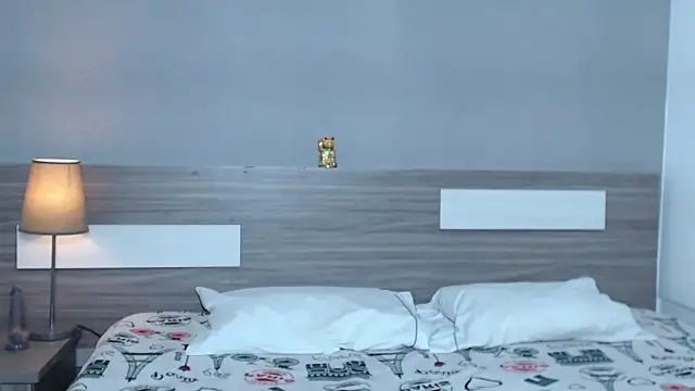 Liiamthompson online show from October 6, 2025, 3:35 pm