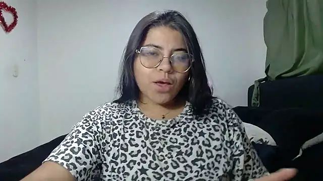 Snapshot of viccky_vick chatting on October 25, 2025, 10:32 pm viccky vick online show from October 25, 2025, 10:32 pm