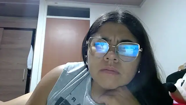 Snapshot of viccky_vick chatting on October 13, 2025, 3:30 am viccky vick online show from October 13, 2025, 3:30 am