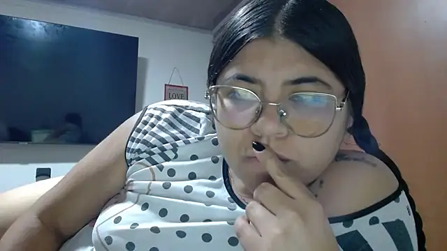 Snapshot of viccky_vick chatting on November 11, 2025, 1:55 am viccky vick online show from November 11, 2025, 1:55 am