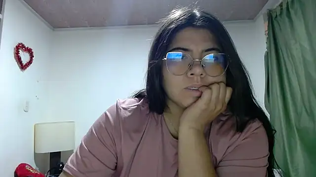 Snapshot of viccky_vick chatting on October 21, 2025, 2:44 am viccky vick online show from October 21, 2025, 2:44 am