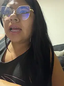 Snapshot of viccky_vick chatting on February 11, 2025, 12:15 pm viccky vick online show from February 11, 2025, 12:15 pm