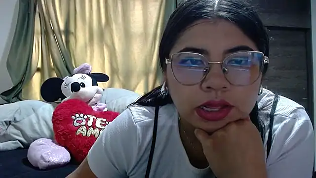 Snapshot of viccky_vick chatting on November 11, 2025, 5:41 pm viccky vick online show from November 11, 2025, 5:41 pm