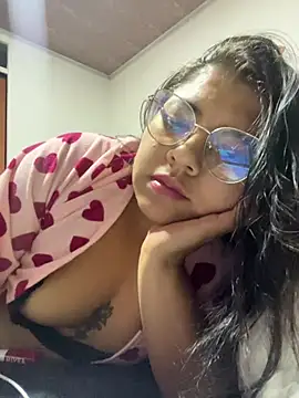 Snapshot of viccky_vick chatting on February 14, 2025, 2:18 am viccky vick online show from February 14, 2025, 2:18 am
