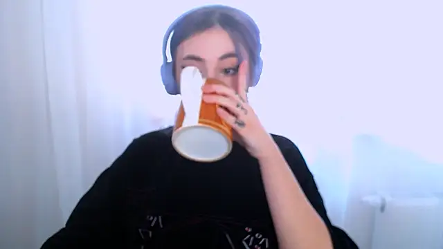 Snapshot of purplewitch chatting on October 29, 2025, 7:40 am purplewitch online show from October 29, 2025, 7:40 am