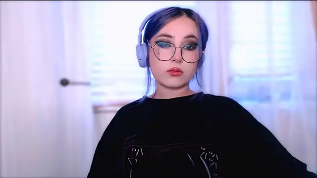 Snapshot of purplewitch chatting on October 18, 2025, 2:24 am purplewitch online show from October 18, 2025, 2:24 am