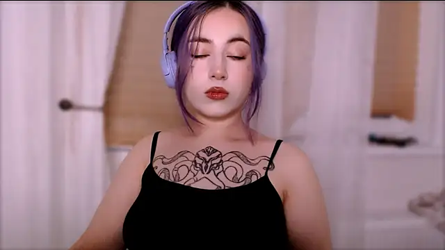 Snapshot of purplewitch chatting on October 18, 2025, 3:03 pm purplewitch online show from October 18, 2025, 3:03 pm