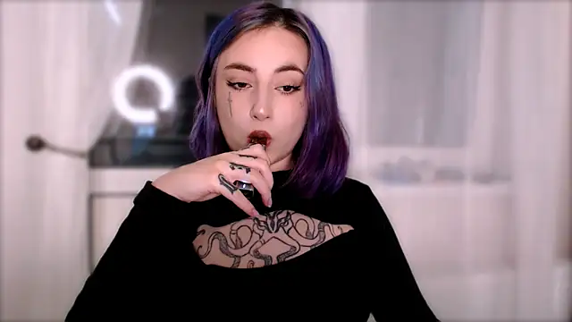 Snapshot of purplewitch chatting on October 21, 2025, 8:08 pm purplewitch online show from October 21, 2025, 8:08 pm