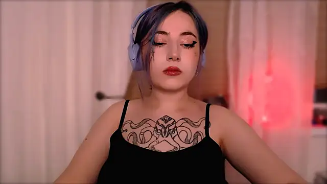 Snapshot of purplewitch chatting on October 9, 2025, 5:24 pm purplewitch online show from October 9, 2025, 5:24 pm