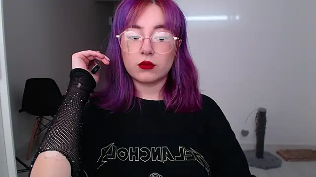 purplewitch online show from March 2, 2026, 4:57 am