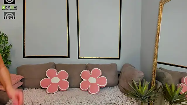 Snapshot of Anya-Ray chatting on February 23, 2026, 12:39 pm Anya-Ray online show from February 23, 2026, 12:39 pm