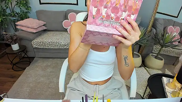 Snapshot of Anya-Ray chatting on March 13, 2026, 12:54 pm Anya-Ray online show from March 13, 2026, 12:54 pm