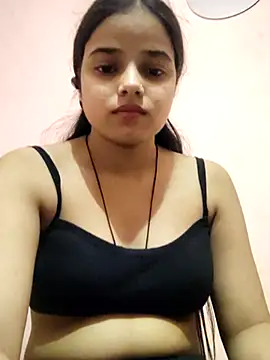 Snapshot of RAYI_123 chatting on October 7, 2025, 6:20 pm RAYI 123 online show from October 7, 2025, 6:20 pm