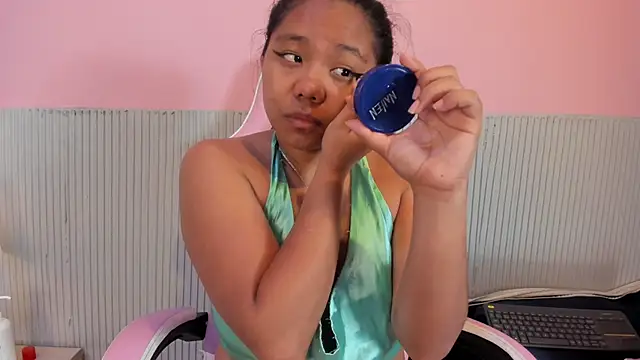 Snapshot of yeikafoxy chatting on November 21, 2025, 11:42 am yeikafoxy online show from November 21, 2025, 11:42 am