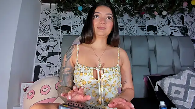 Snapshot of LucyRosse chatting on July 19, 2026, 11:18 am LucyRosse online show from July 19, 2026, 11:18 am