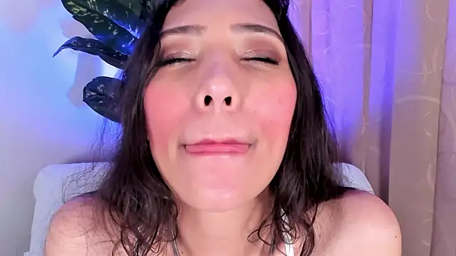 Miss veronicaa2 online show from April 28, 2026, 1:15 pm