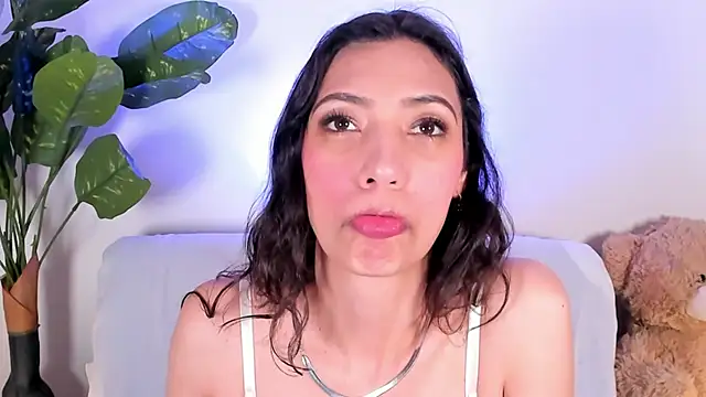 Miss veronicaa2 online show from April 23, 2026, 1:24 pm