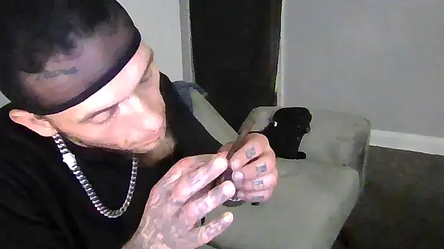 Snapshot of cruz815 chatting on November 8, 2025, 12:03 am cruz815 online show from November 8, 2025, 12:03 am