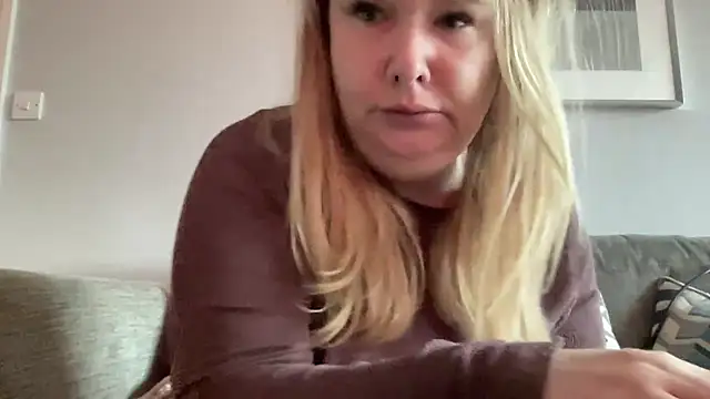 BustyHayleyUk online show from March 26, 2026, 5:11 pm