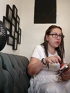 Snapshot of MirandaLatinaLovely chatting on July 27, 2026, 4:58 pm MirandaLatinaLovely online show from July 27, 2026, 4:58 pm