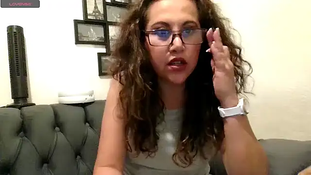 Snapshot of MirandaLatinaLovely chatting on June 14, 2026, 3:30 am MirandaLatinaLovely online show from June 14, 2026, 3:30 am